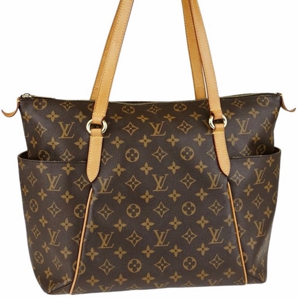 Louis Vuitton Handbags - Louis Vuitton Totally MM Monogram Discontinued
Shoulder Bag